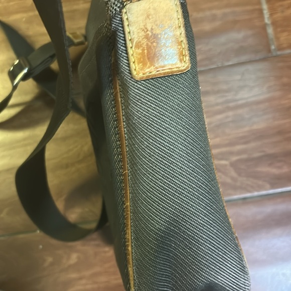 LOUIS VUITTON
Damier Geant Citadin Messenger Terre
📌 strap needs repair - Picture 8 of 8